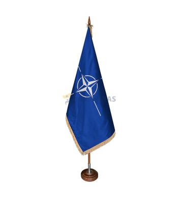 NATO vėliava su kutais, šilko blizgesio